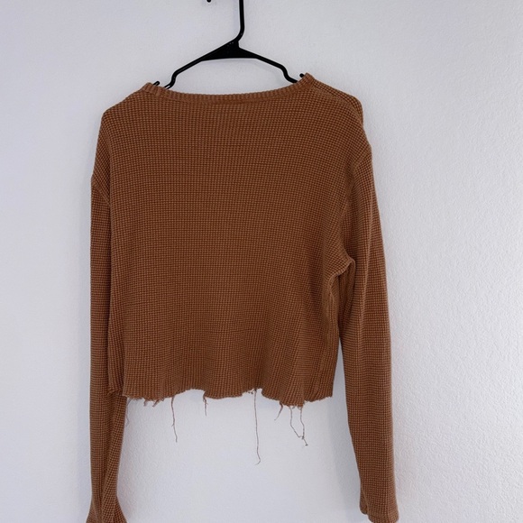 Urban Outfitters Waffle Knit Cropped Longsleeve Henley - Picture 9 of 10